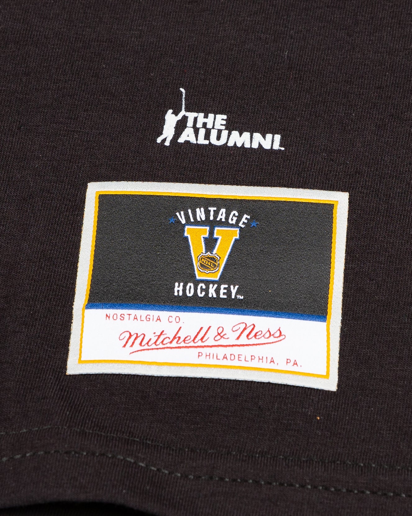 Mitchell & Ness Chicago Blackhawks 1997 Chelios Legacy Name and Number Tee - Image 3