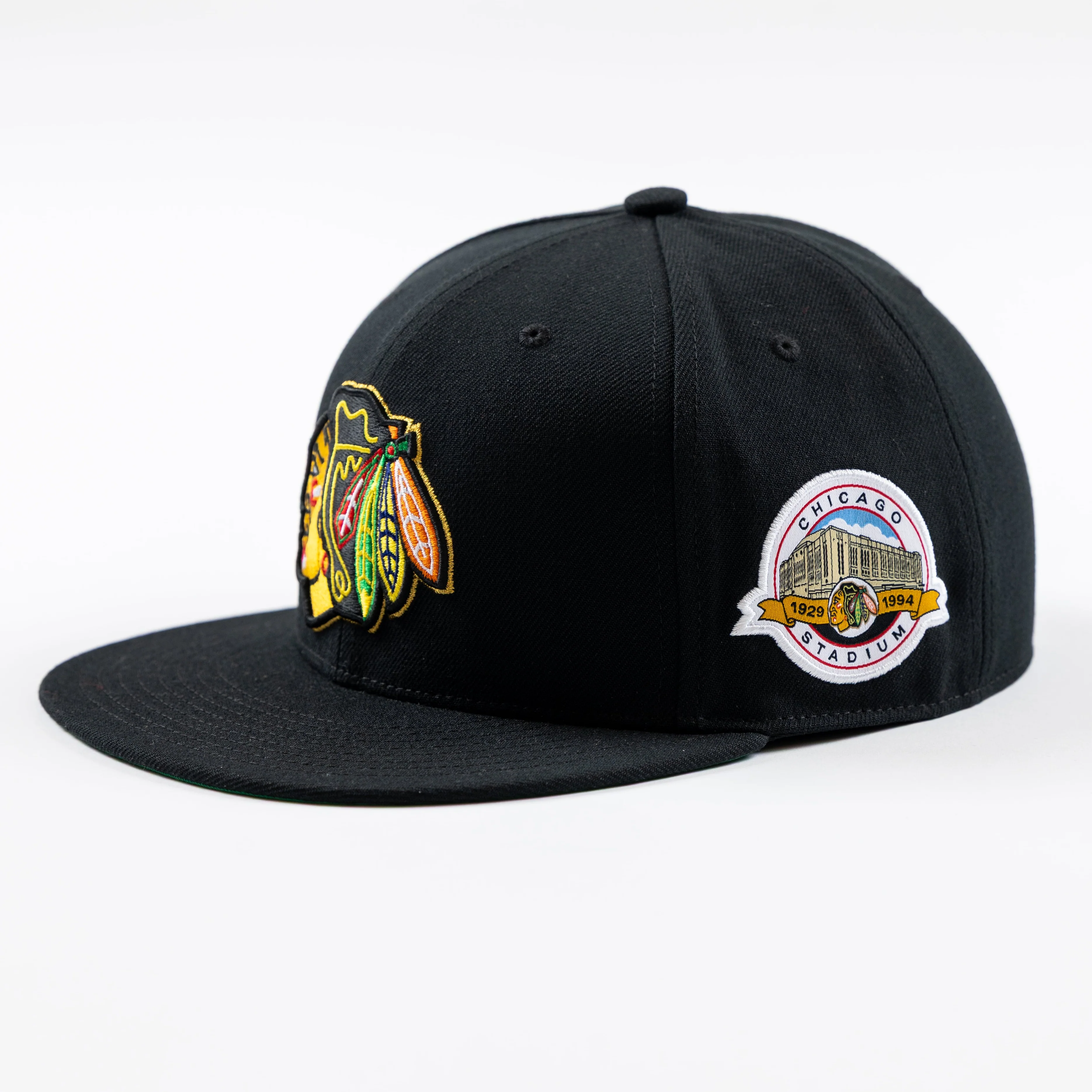 Mitchell & Ness Chicago Blackhawks Madhouse on Madison Fitted Hat - Image 2