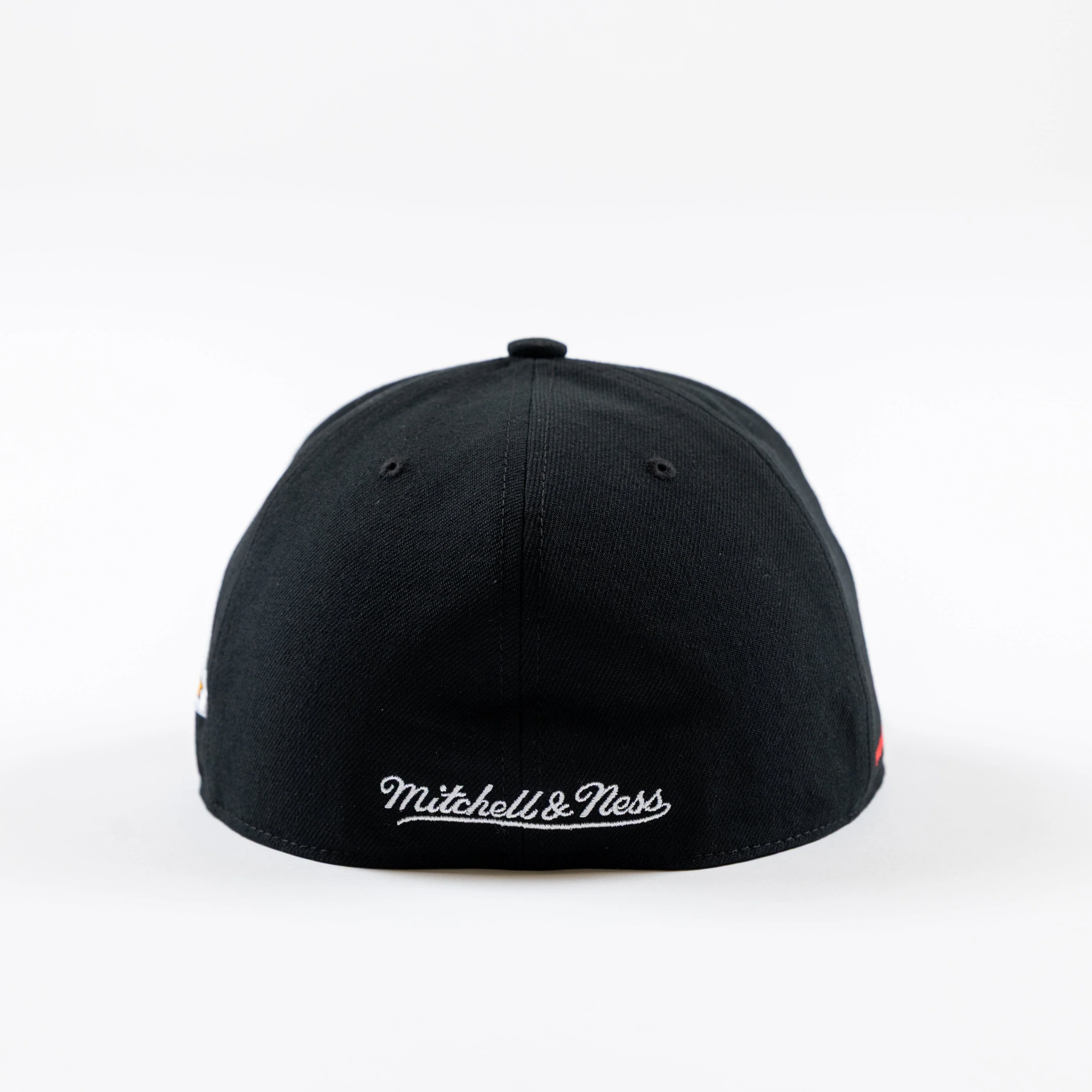 Mitchell & Ness Chicago Blackhawks Madhouse on Madison Fitted Hat - Image 3