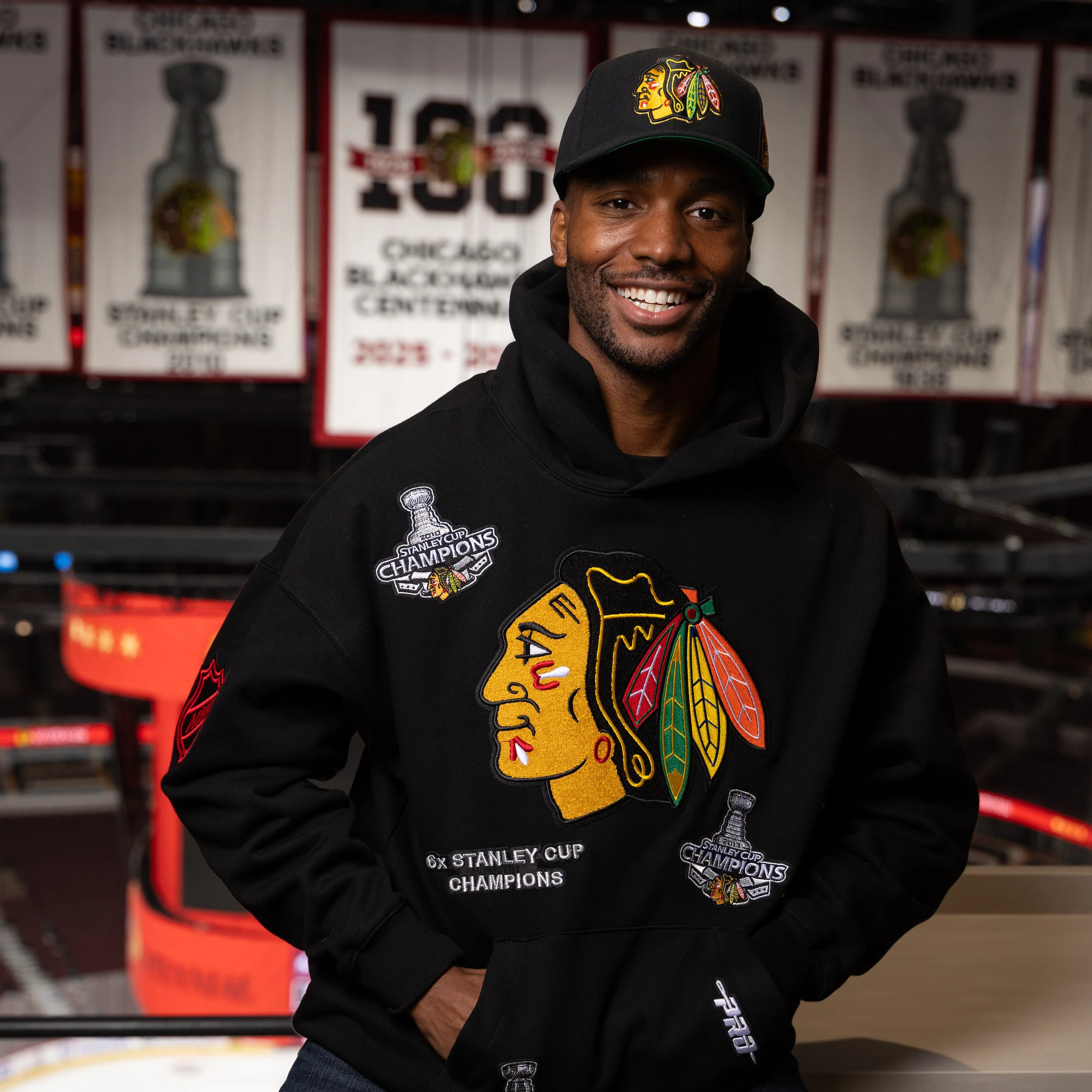 Pro Standard Chicago Blackhawks 6X Stanley Cup Champs Drop Shoulder Hoodie - Image 2