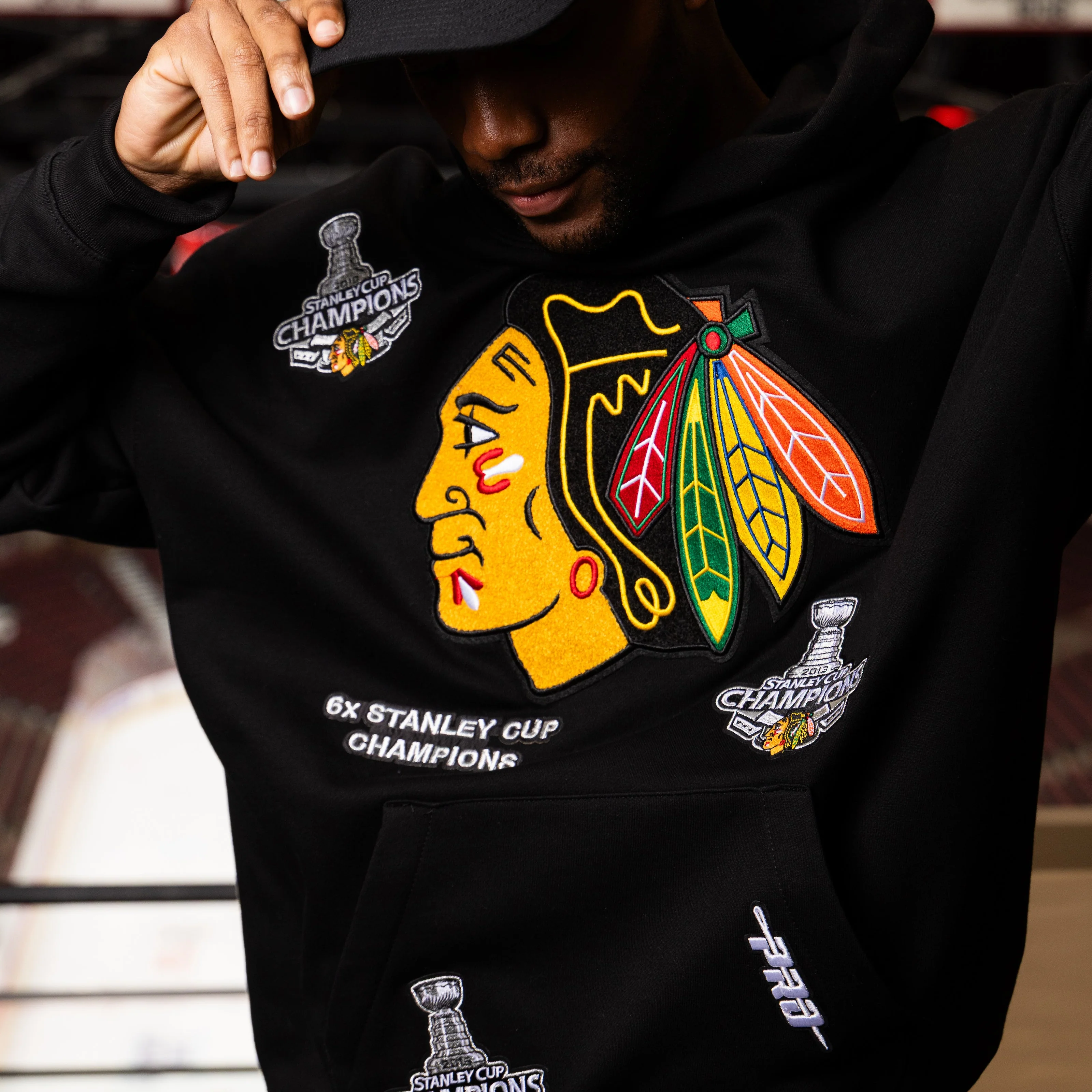 Pro Standard Chicago Blackhawks 6X Stanley Cup Champs Drop Shoulder Hoodie - Image 3